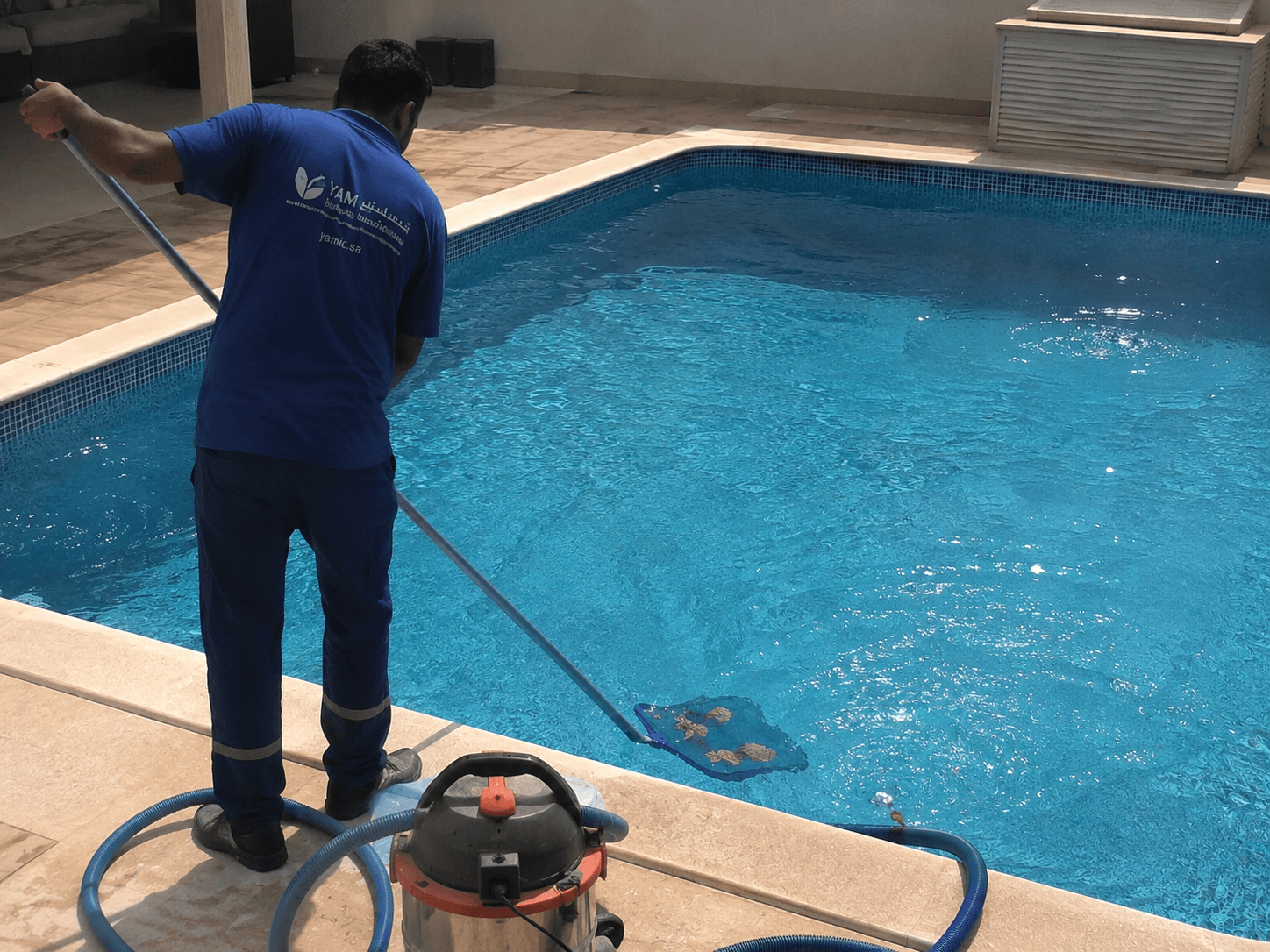 صورة خدمة تنظيف وصيانة المسابح