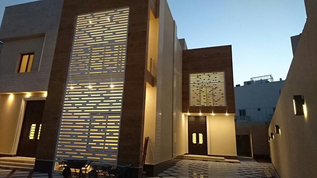 أحجار طبيعية وGRC (تم التسليم)