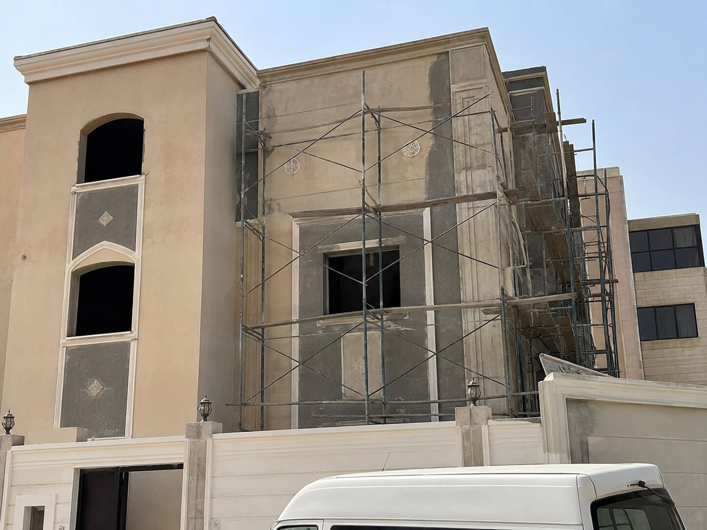 صورة خدمة ترميم واجهات خارجية